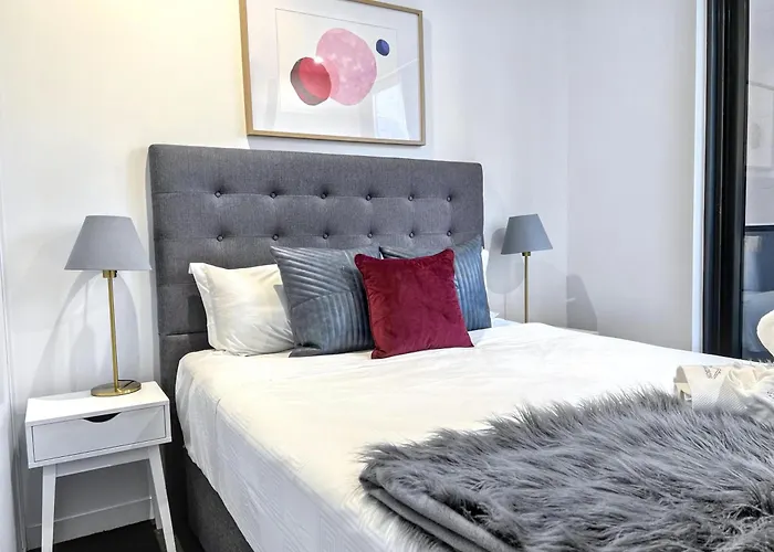 My80 Apartment Located In The Inner Of Melbourne Cbd